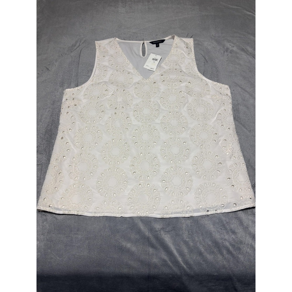 Banana Republic Tank Top Womens XL White Embroidered Eyelet Medallion Blouse